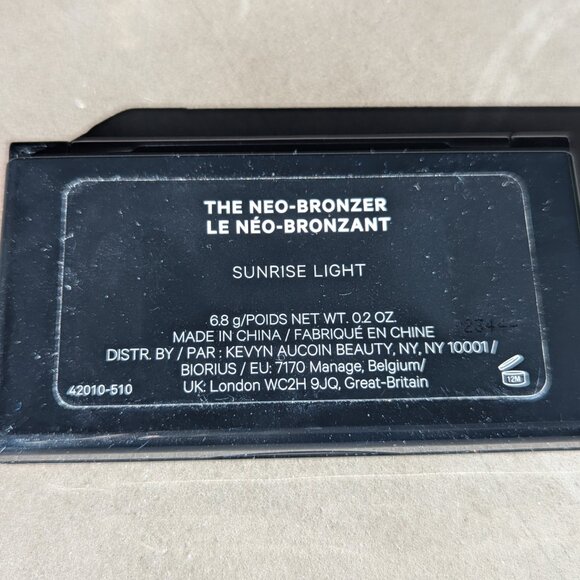 Kevyn Aucoin Beauty | The Neo-Bronzer | Sunrise Light - Picture 5 of 16